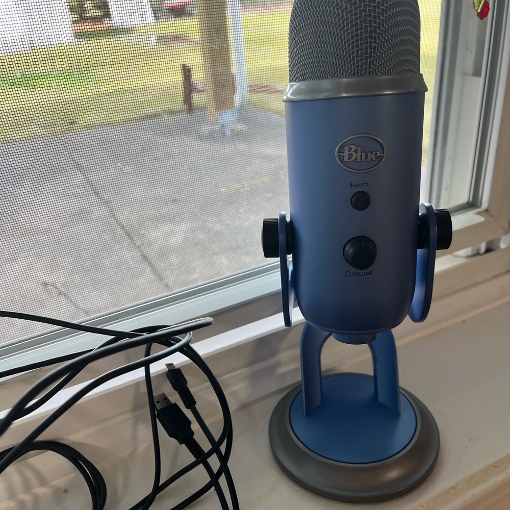 Blue Yeti USB Microphone midnight blue